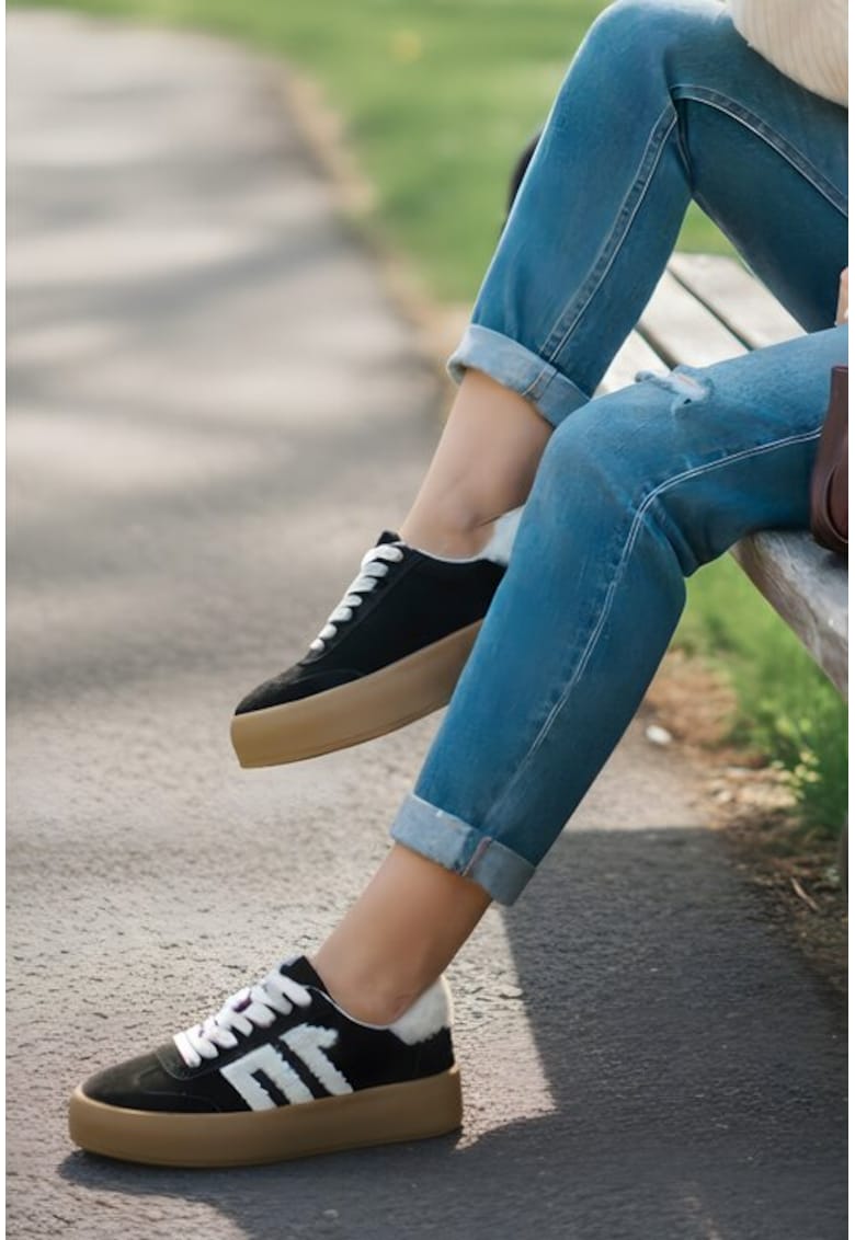 Pantofi dama din piele intoarsa neagra accesorizati cu blanita