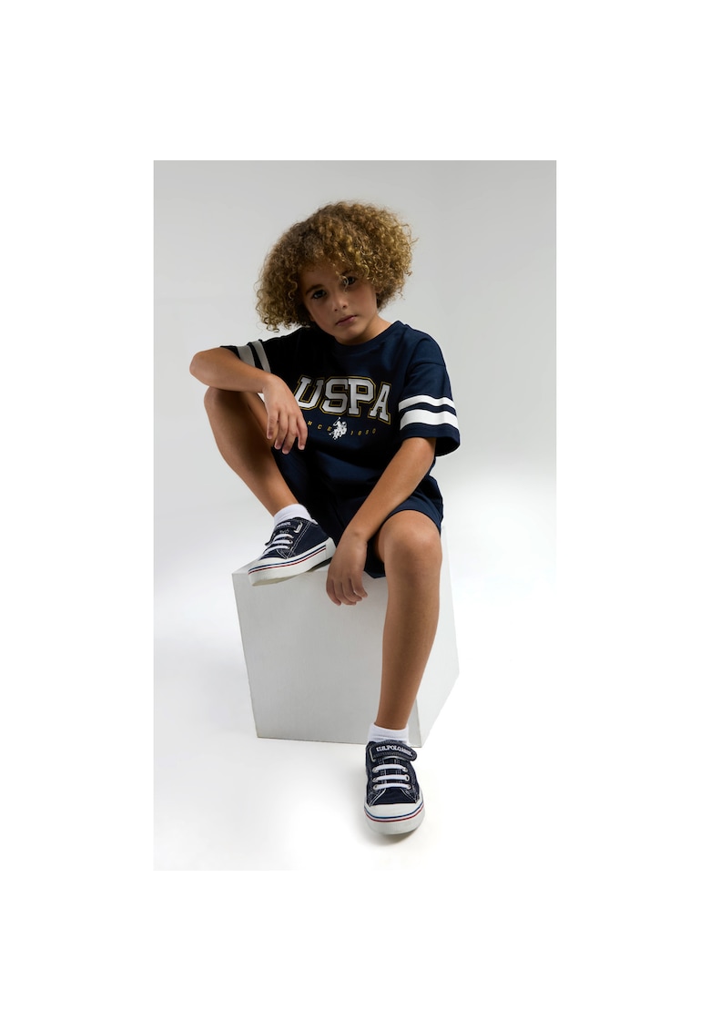 Set de tricou cu decolteu la baza gatului si pantaloni scurti - Bleumarin