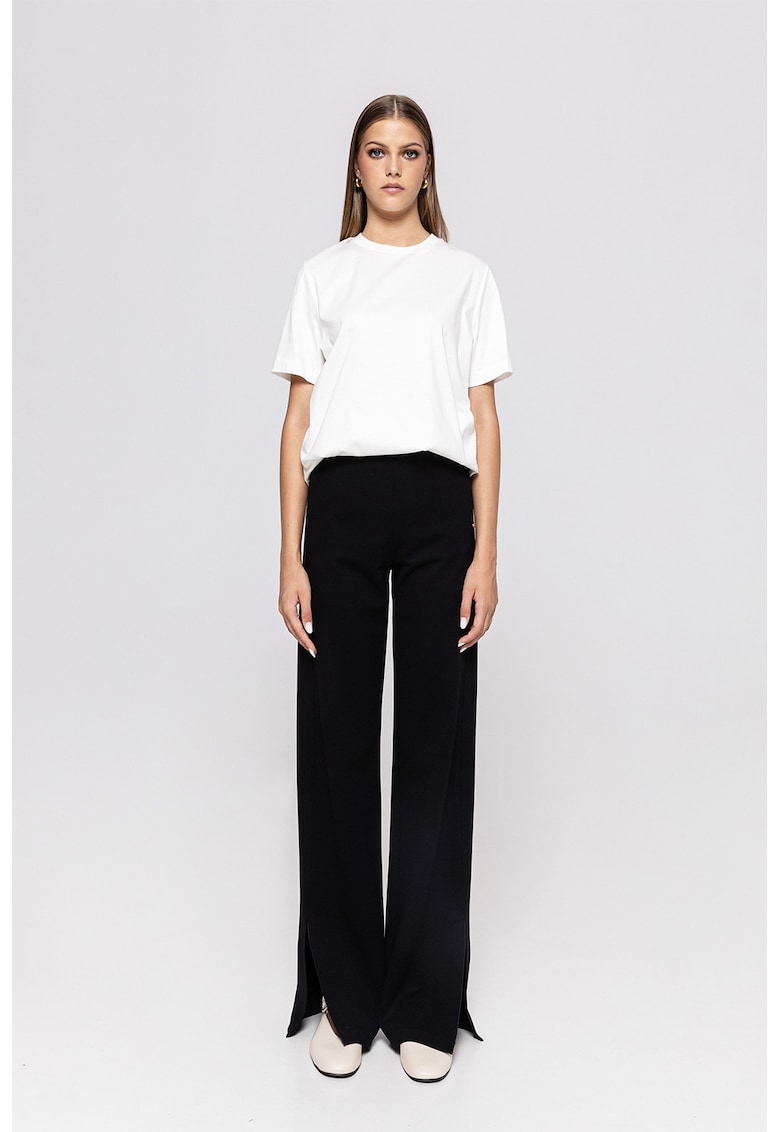 Pantaloni drepti cu termiantii cu slit