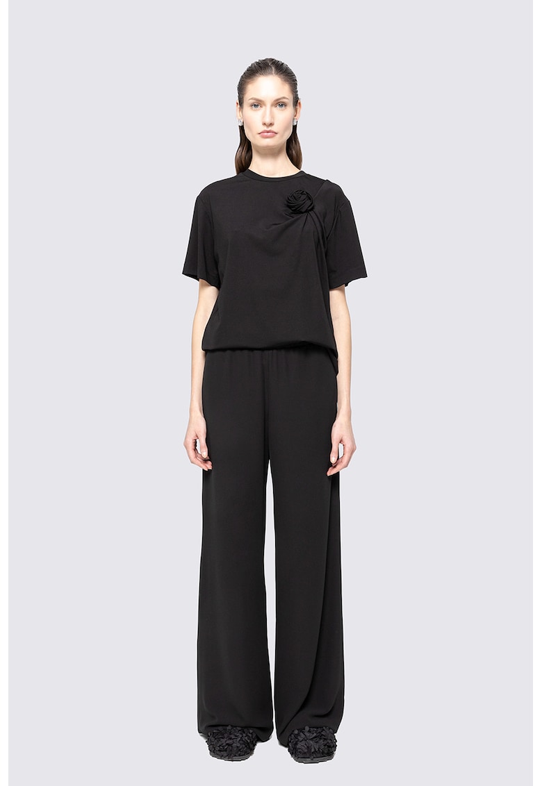 Pantaloni cu croiala ampla si model uni