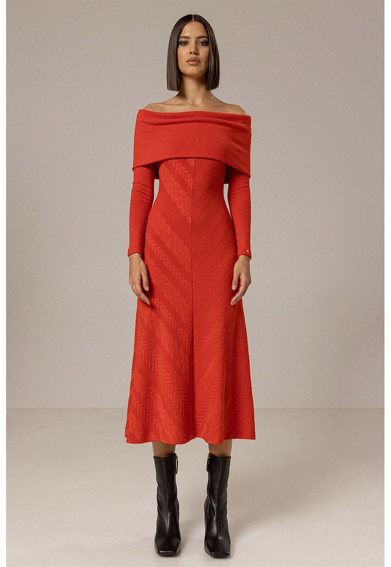 Rochie evazata cu decolteu pe umeri