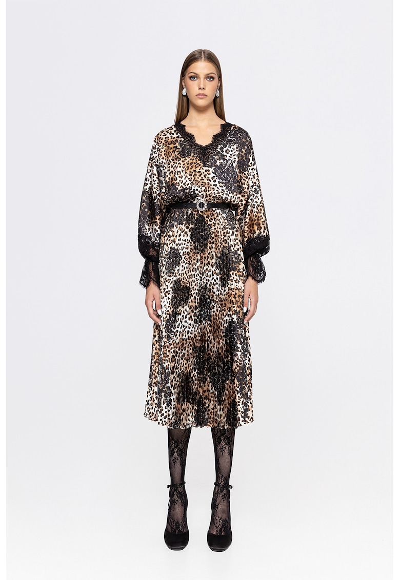 Rochie cu garnituri din dantela si decolteu in V