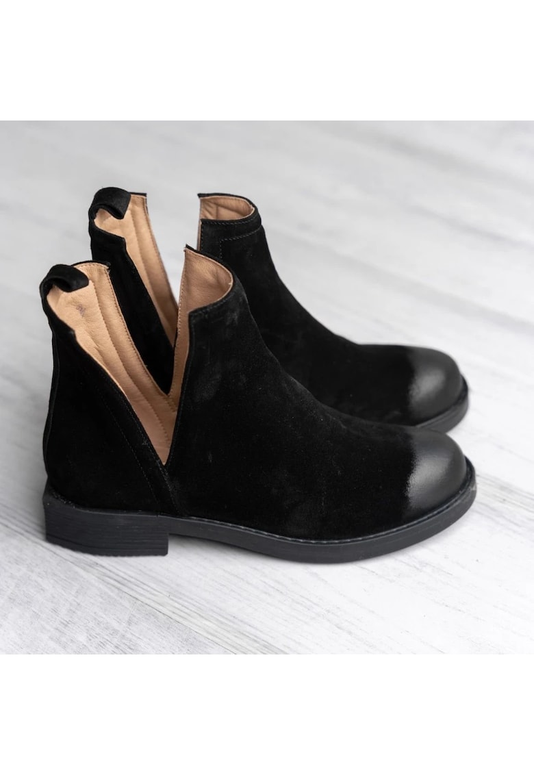 Ghete din piele intoarsa cu decupaj lateral V-Shape 2.0 - Negru