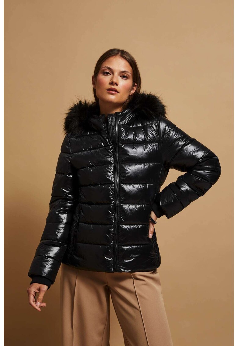Jacheta cu umplutura si gluga din blana - Negru