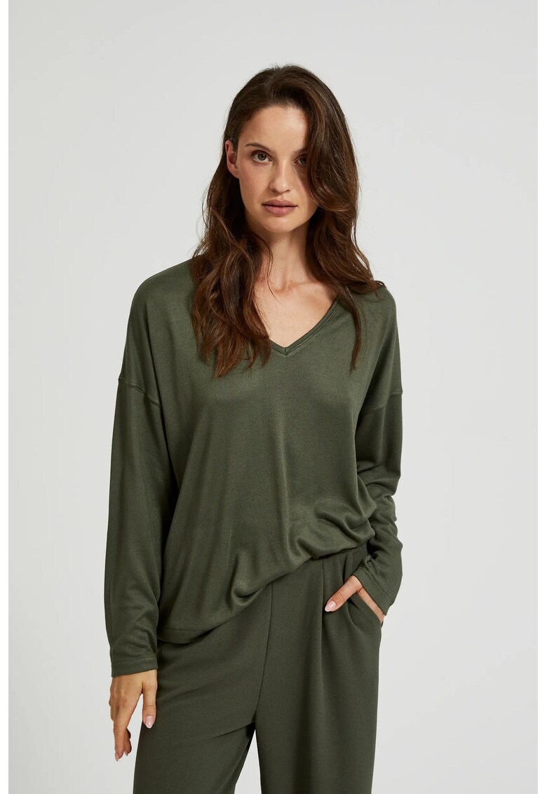Pulover verde masliniu cu decolteu in V si umeri cazuti - Verde