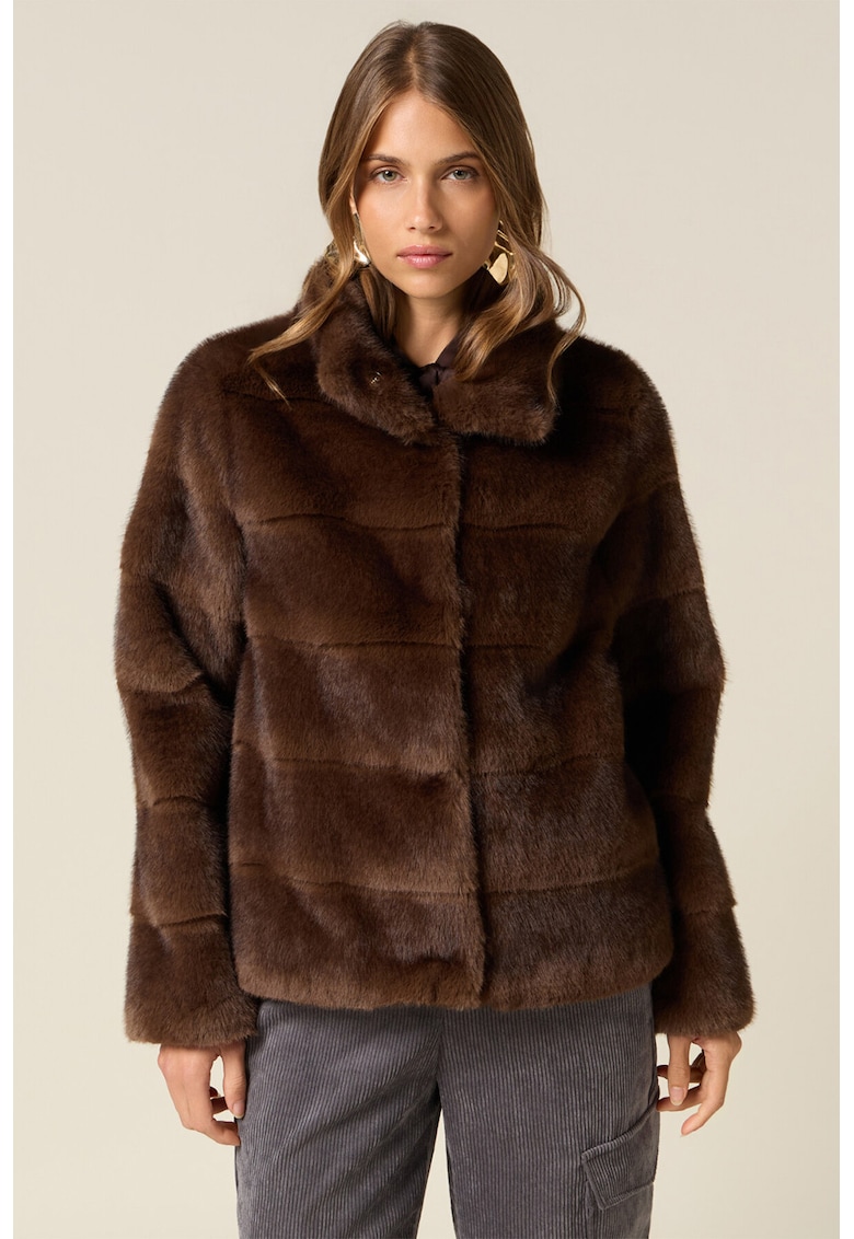 Haina din blana sintetica cu guler inalt