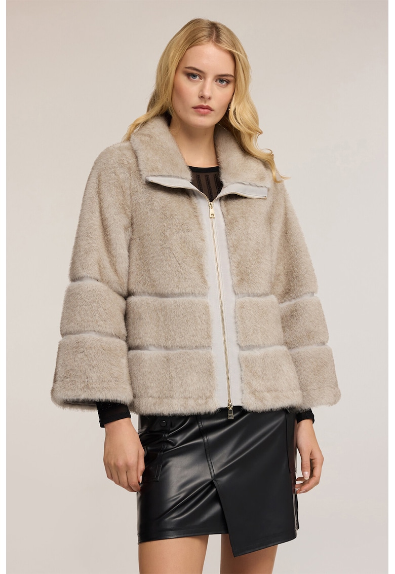 Palton din blana sintetica cu guler inalt