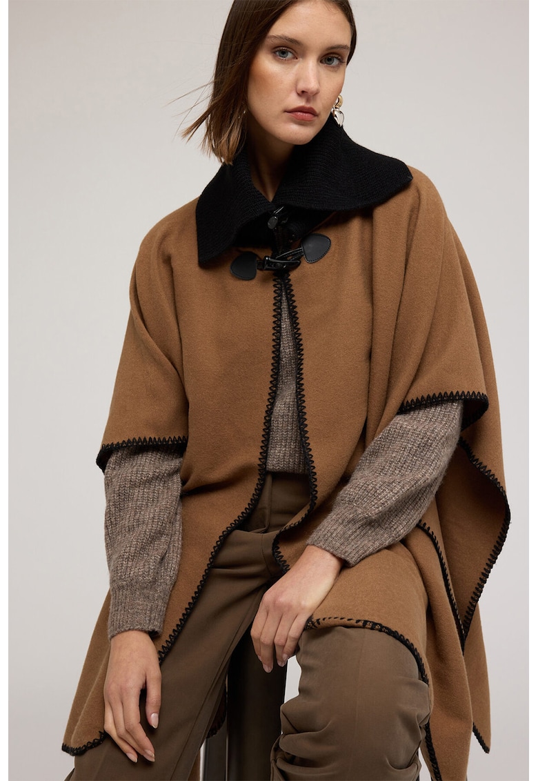 Poncho cu guler clasic