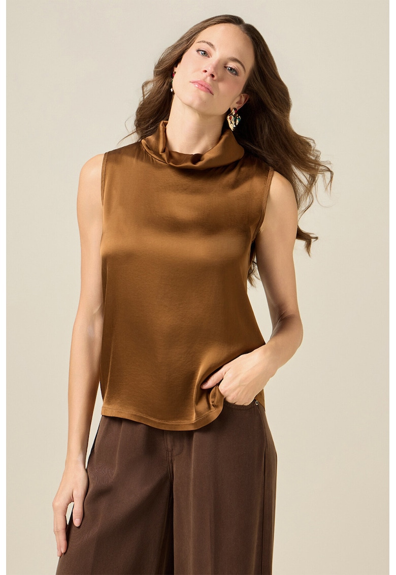 Bluza de satin fara maneci cu guler inalt