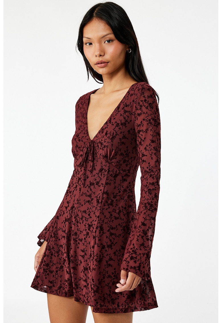 Salopeta scurta cu decolteu in V