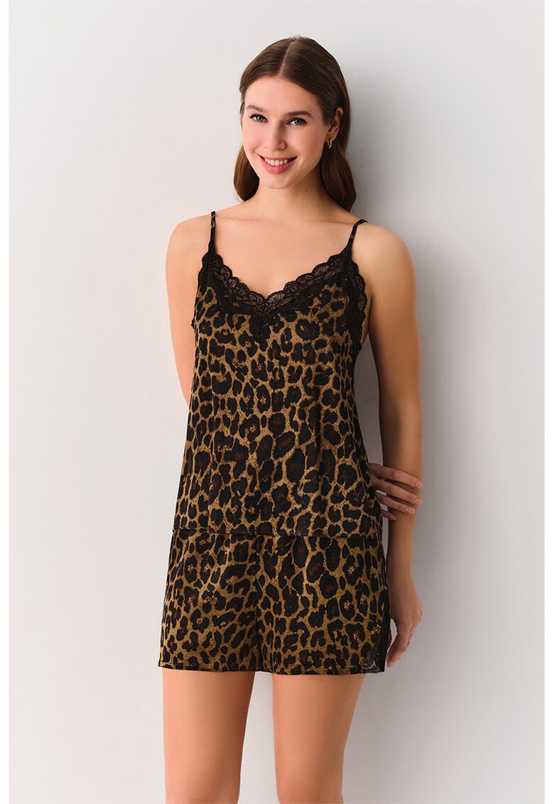 Pantaloni scurti de pijama cu model animal print si insertii din dantela