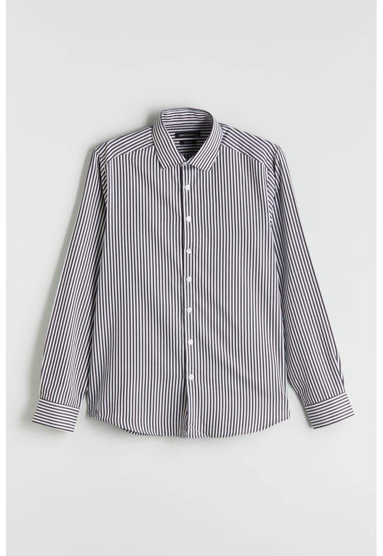 Camasa slim fit cu model in dungi