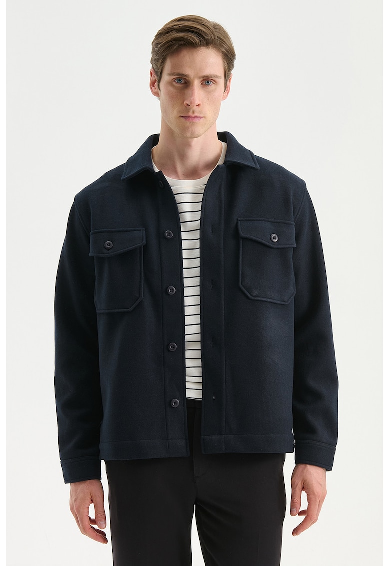 Jacheta cu buzunare pe piept