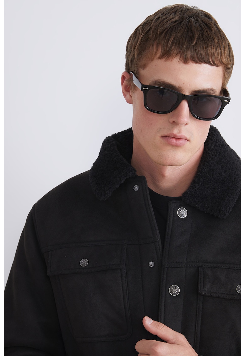 Jacheta cu nasturi si captuseala din blana sintetica