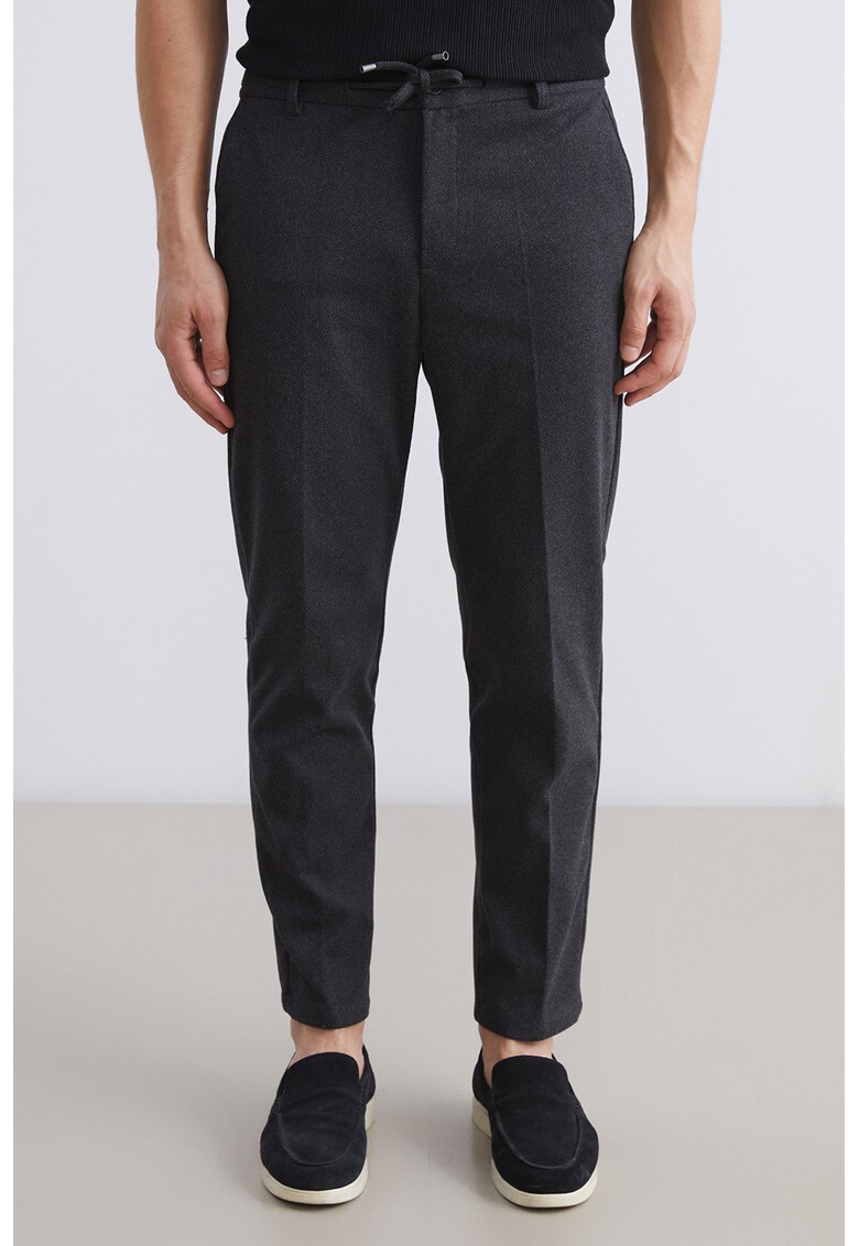 Pantaloni conici cu snururi de ajustare