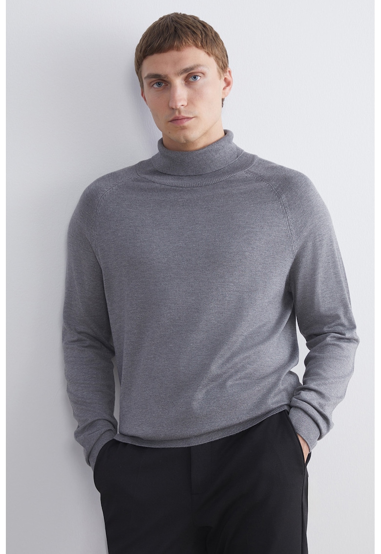 Pulover tricotat fin cu maneci raglan