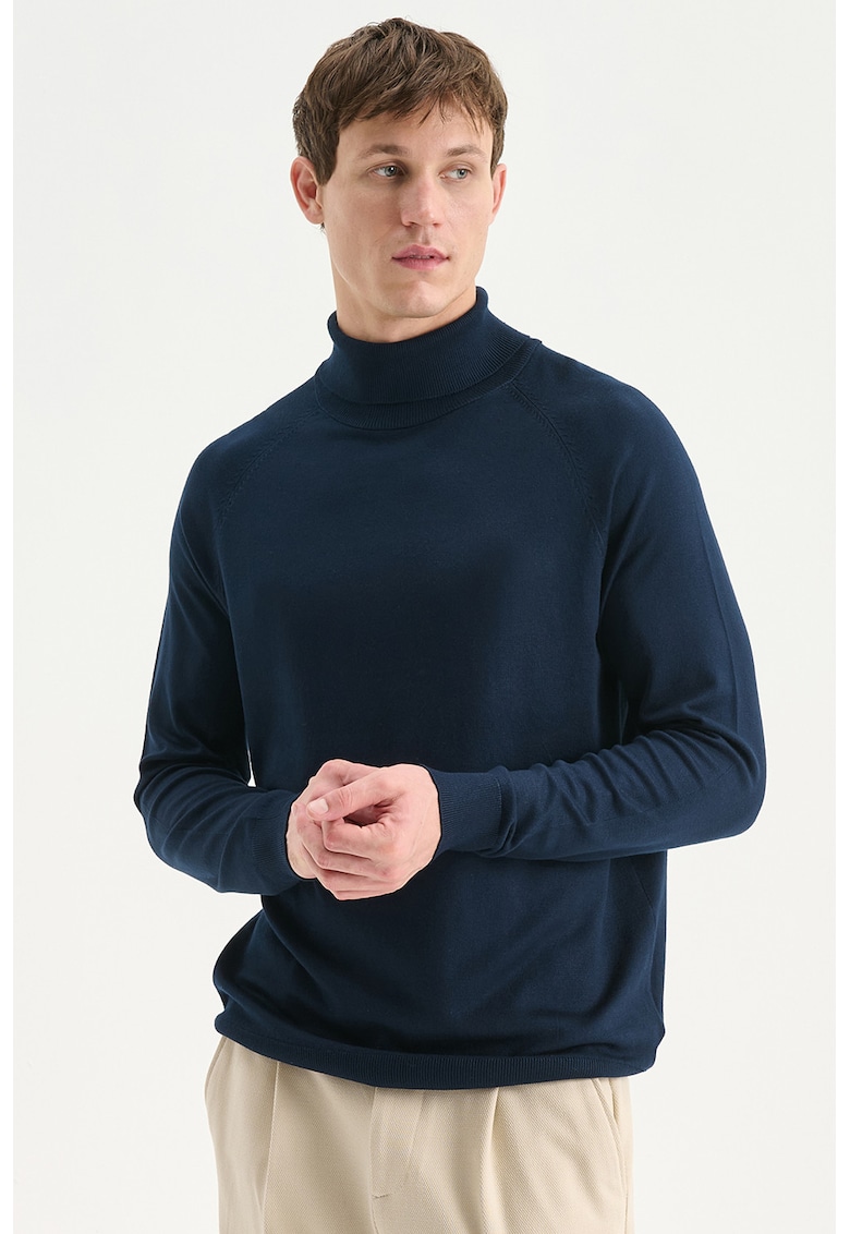 Pulover tricotat fin cu maneci raglan