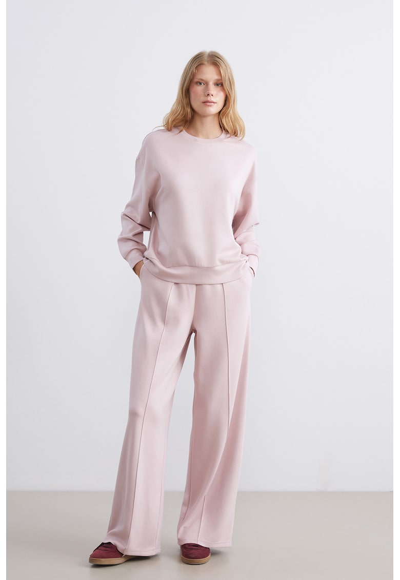 Pantaloni de trening ampli