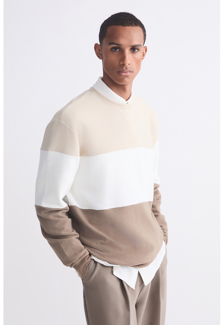 Bluza de trening cu model colorblock si decolteu la baza gatului