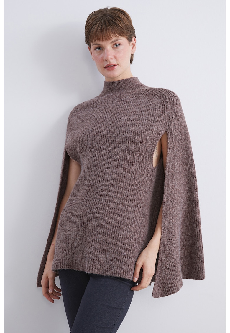 Pulover cu model capa
