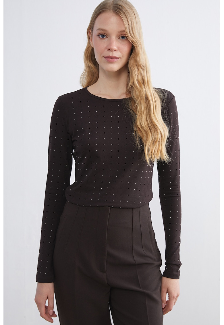 Bluza cu decolteu rotund si aplicatii cu strasuri