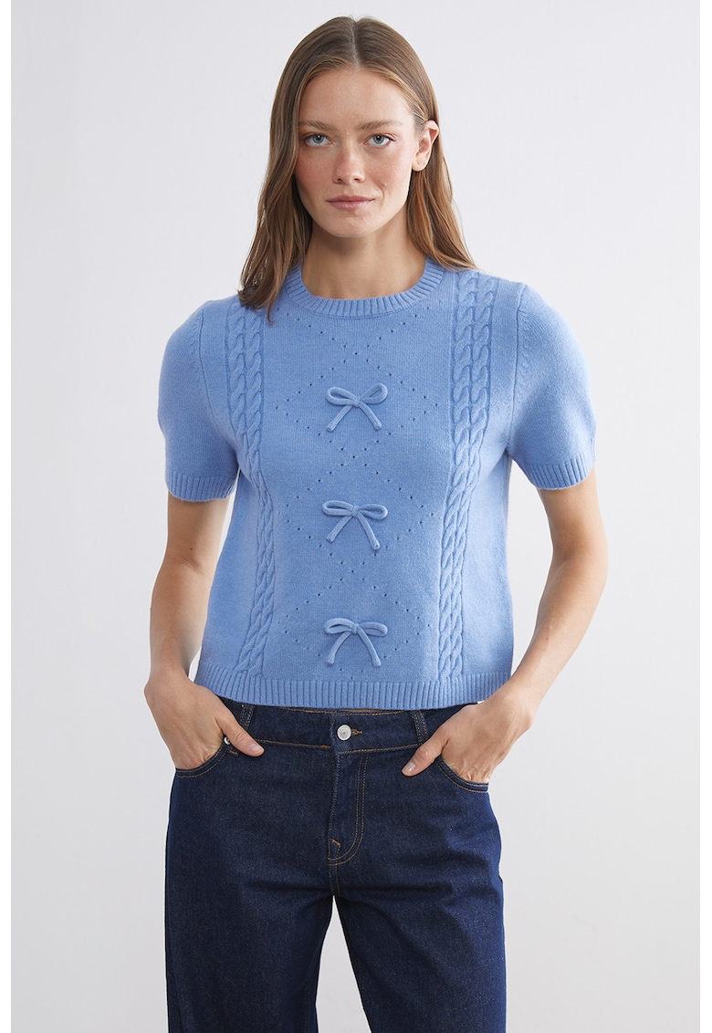 Pulover cu maneci scurte si aplicatii cu funda