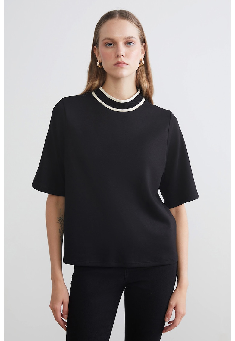 Bluza lejera cu maneci medii