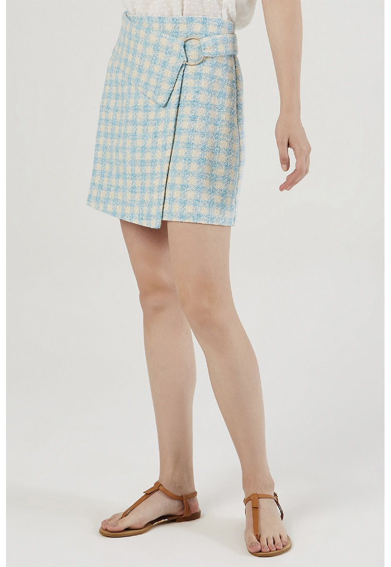 Fusta asimetrica cu croiala in A