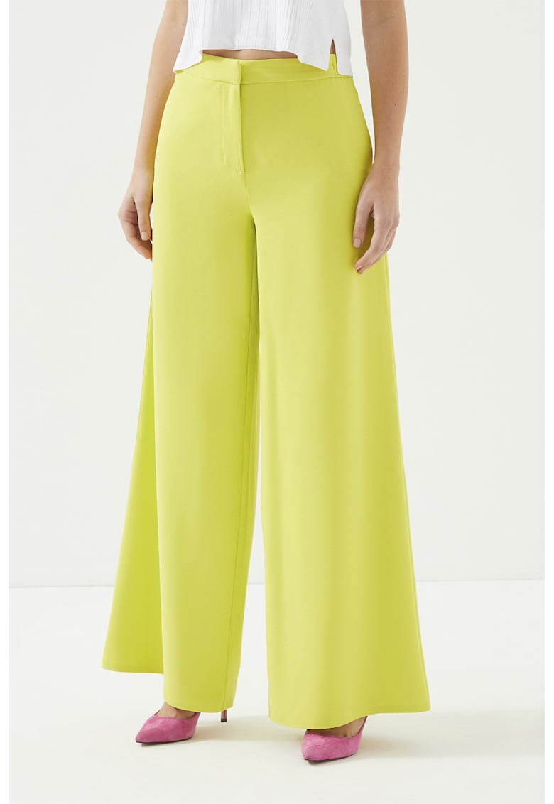 Pantaloni cu croiala ampla si buzunare laterale - Verde fistic