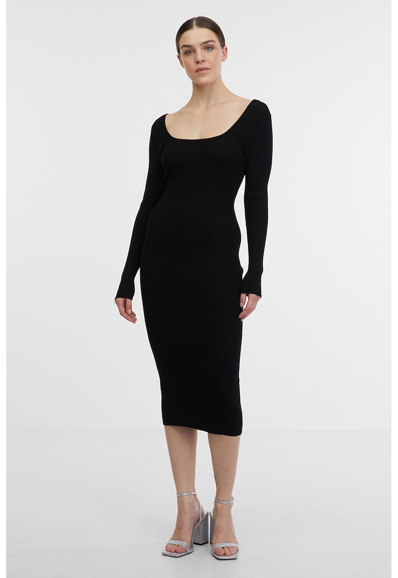 Rochie tricotata cu decupaje pe partea din spate