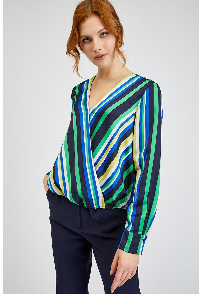 Bluza cu dungi si decolteu in V