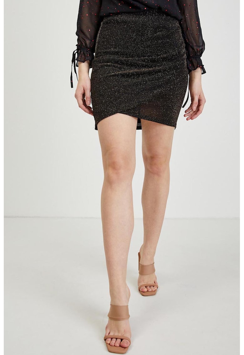 Fusta mini cu aspect stralucitor si fronseuri