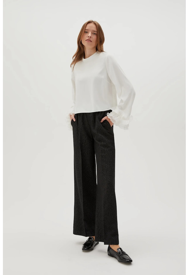 Pantaloni negri decorati cu fir metalic - Negru