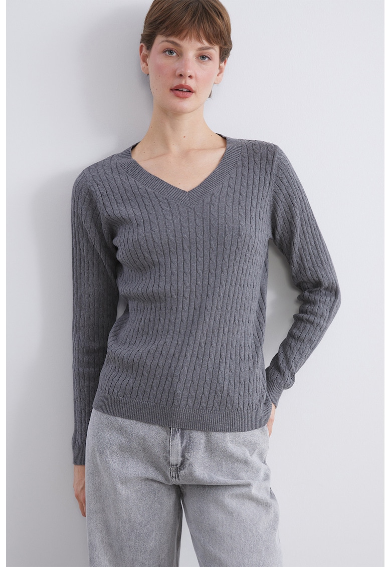 Pulover slim fit cu decolteu in V - Gri
