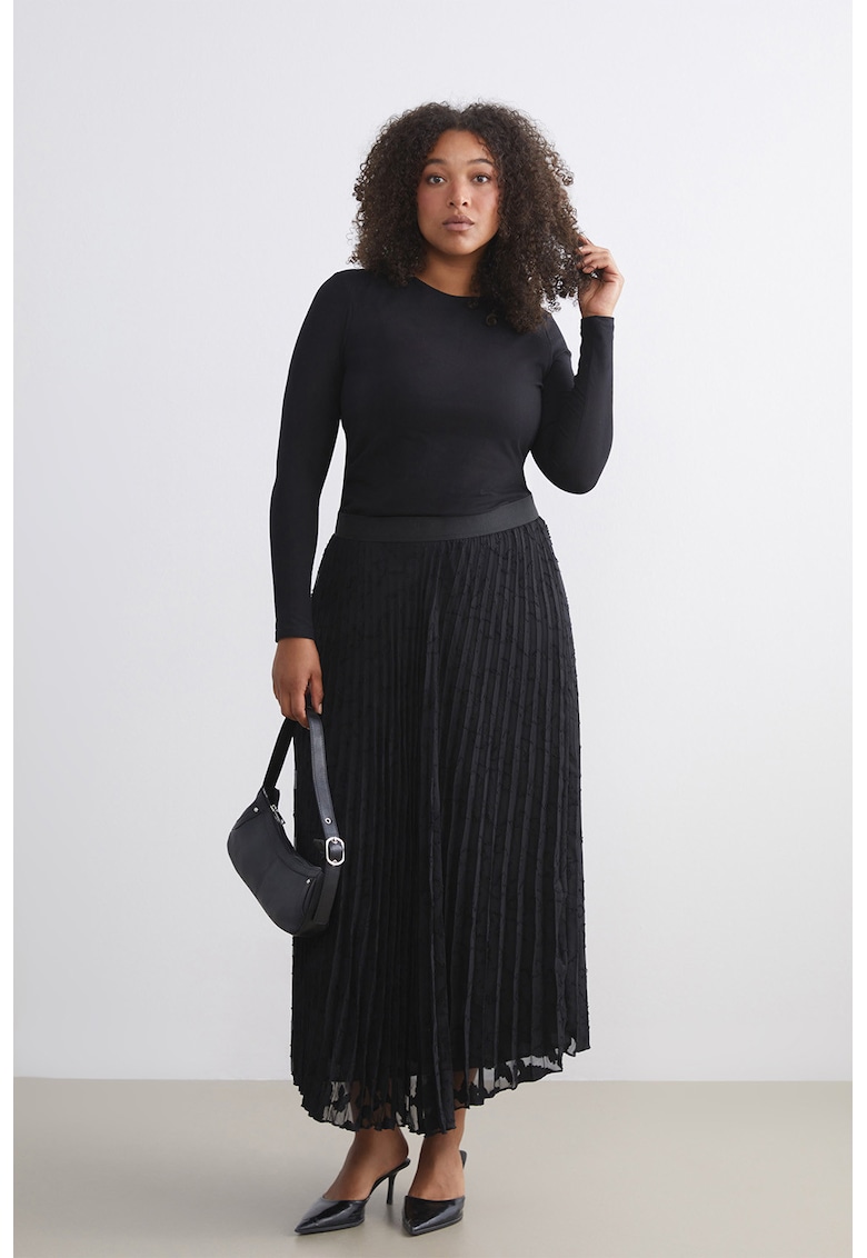 Fusta cu pliuri si talie inalta
