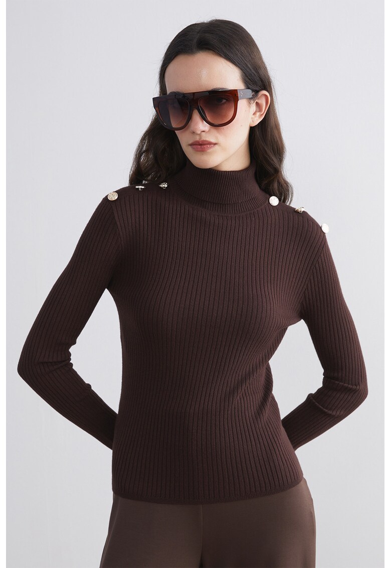 Pulover slim-fit cu guler inalt - striatii si nasturi decorativi