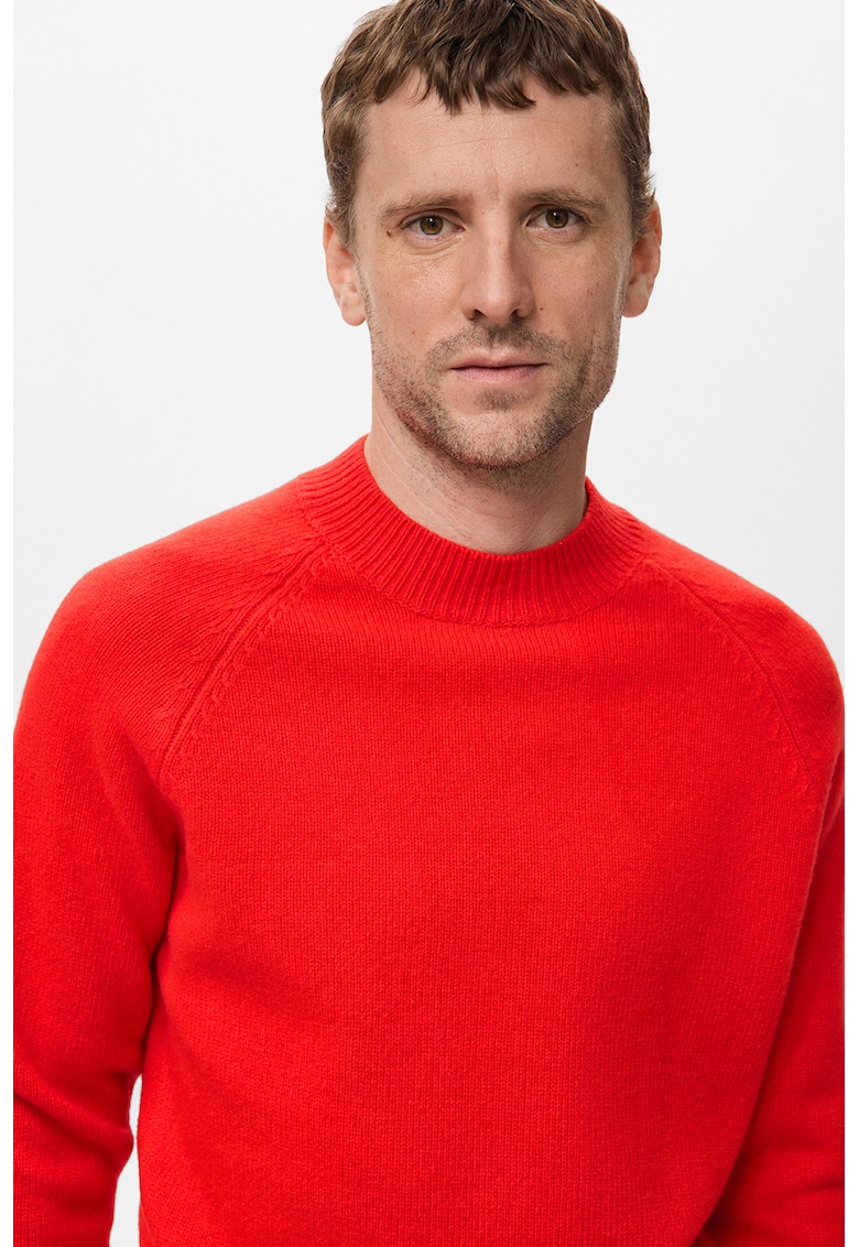 Pulover din lana cu decolteu la baza gatului