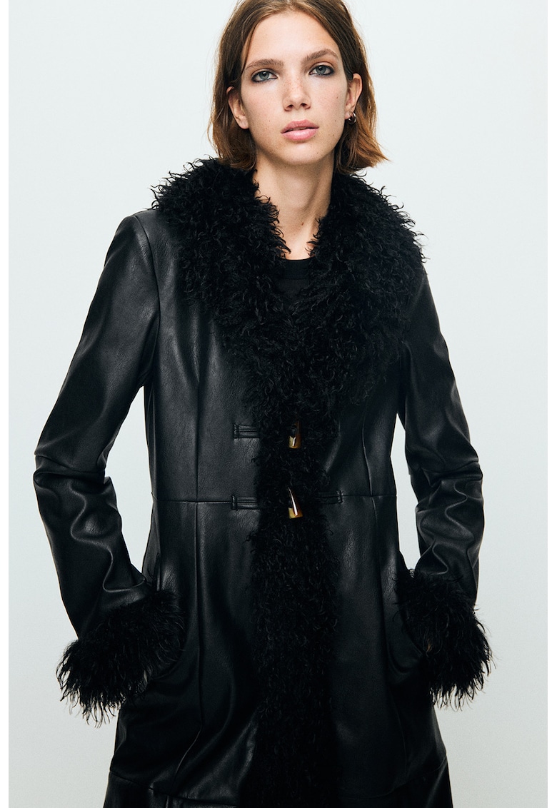 Haina lunga de piele ecologica cu garnituri de blana sintetica