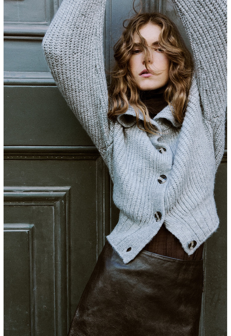 Cardigan tricotat cu nasturi