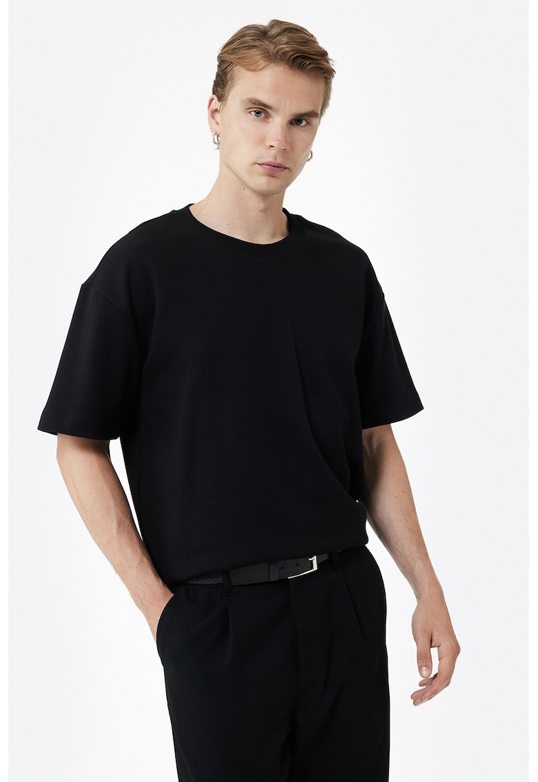 Tricou relaxed fit cu decolteu la baza gatului - Negru