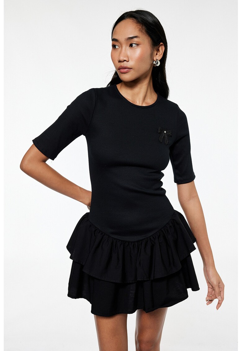 Rochie cu model 2 in 1 i si garnituri cu volane - Negru