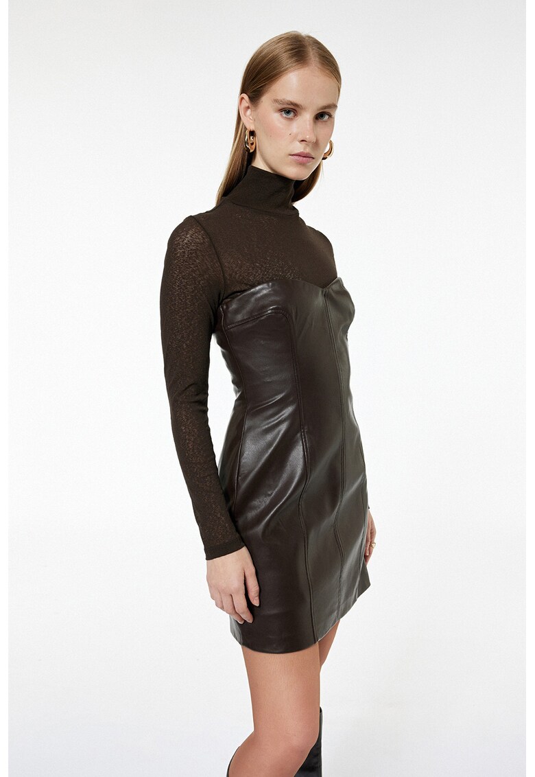 Rochie mini de piele ecologica cu decolteu pe umeri - Maro inchis