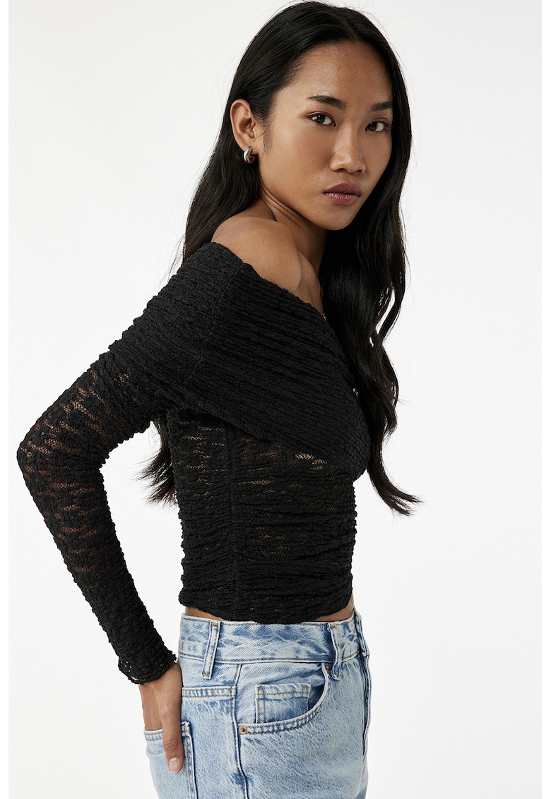 Bluza crop cu decolteu pe un umar - Negru