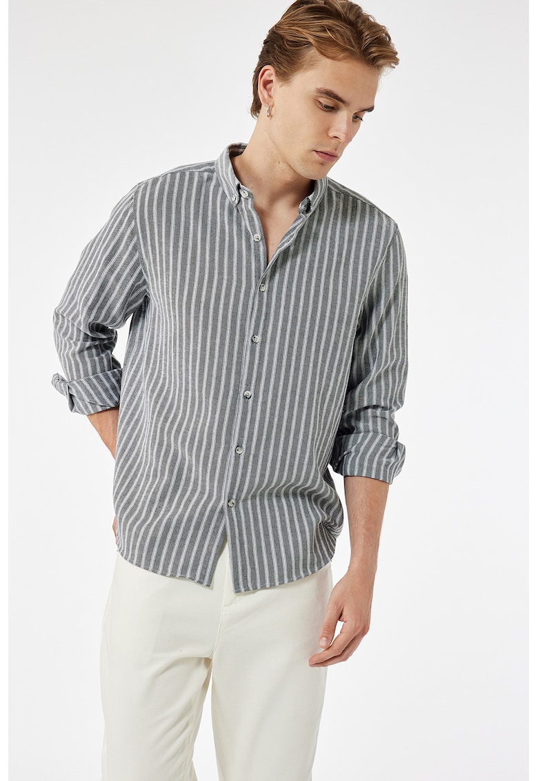 Camasa regular fit cu dungi si guler fixat cu nasturi