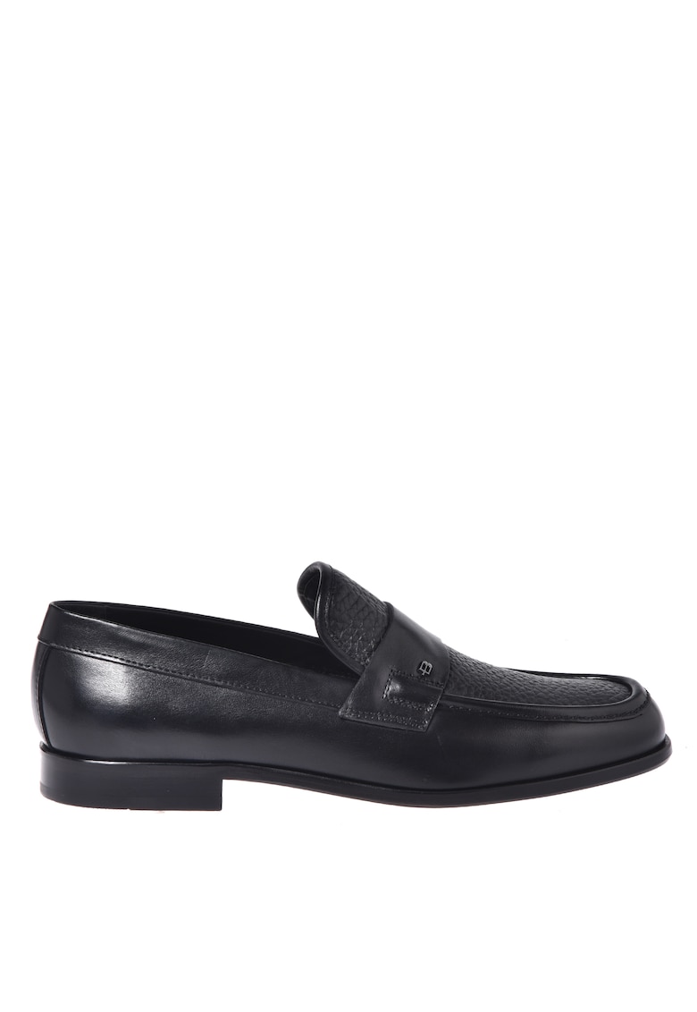 Pantofi loafer de piele si varf ascutit