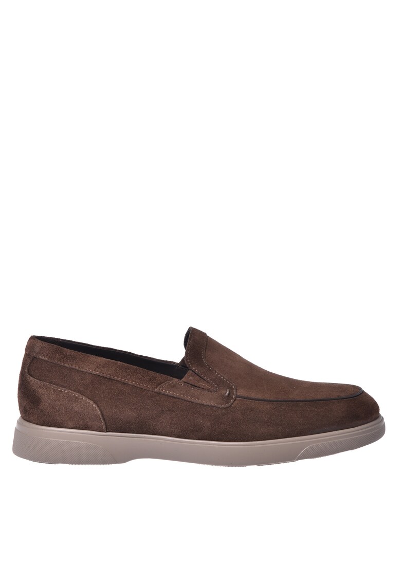 Pantofi loafer din piele intoarsa cu branturi din piele - Maro