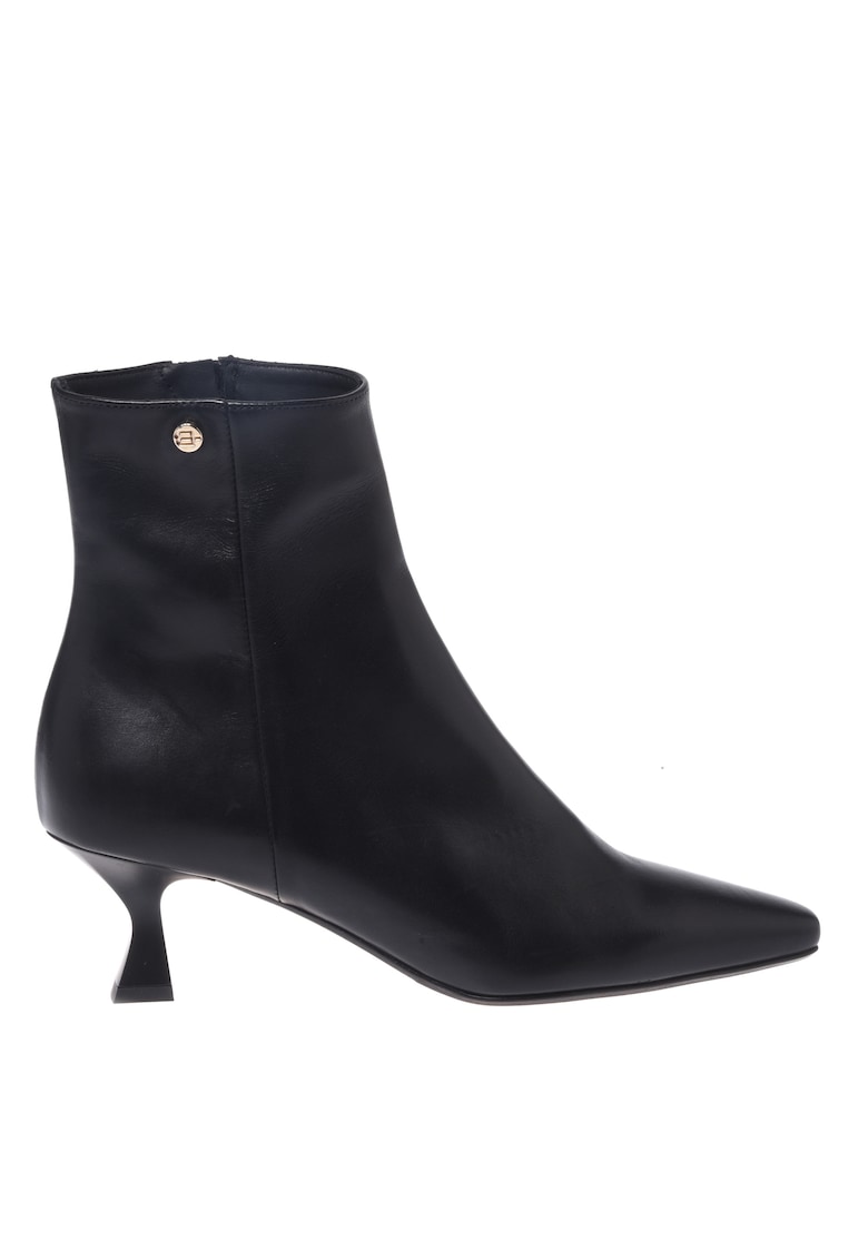 Botine de piele cu varf patrat