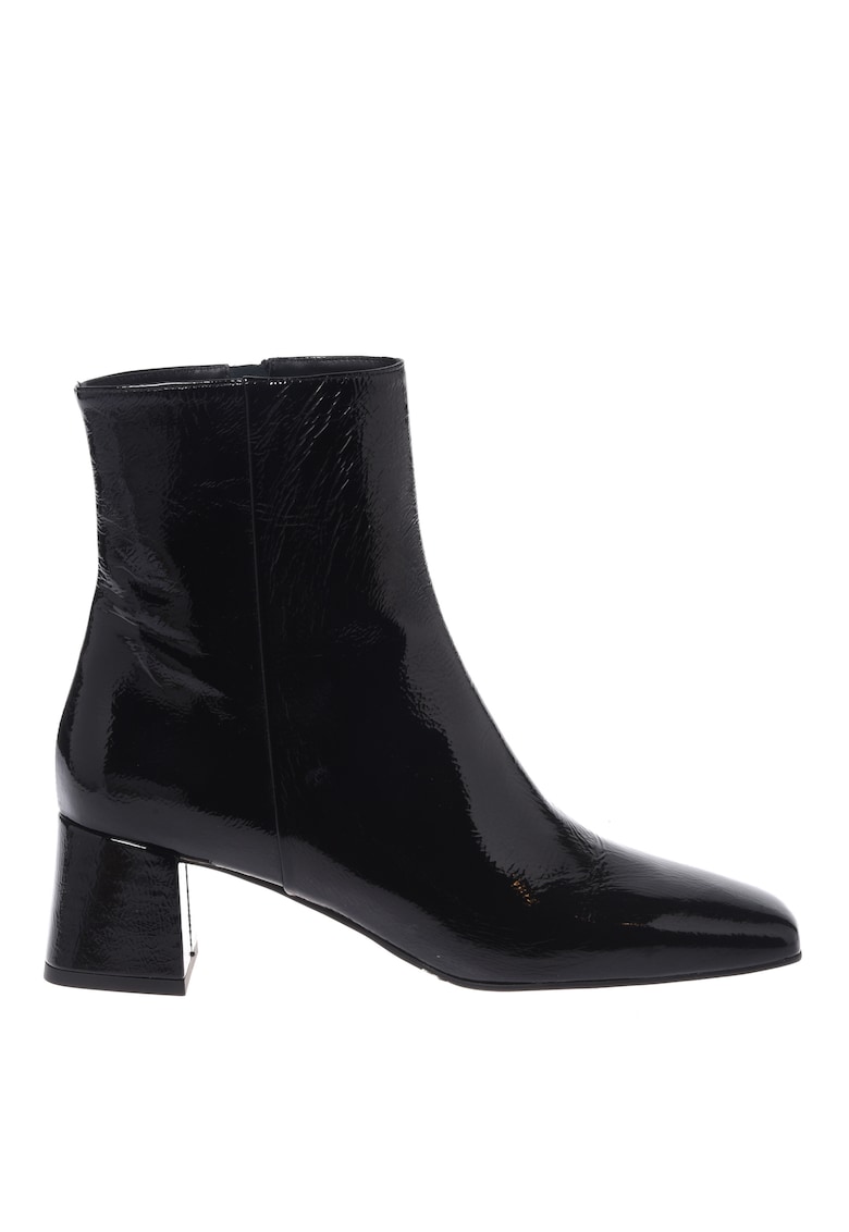 Ghete de piele cu varf patrat