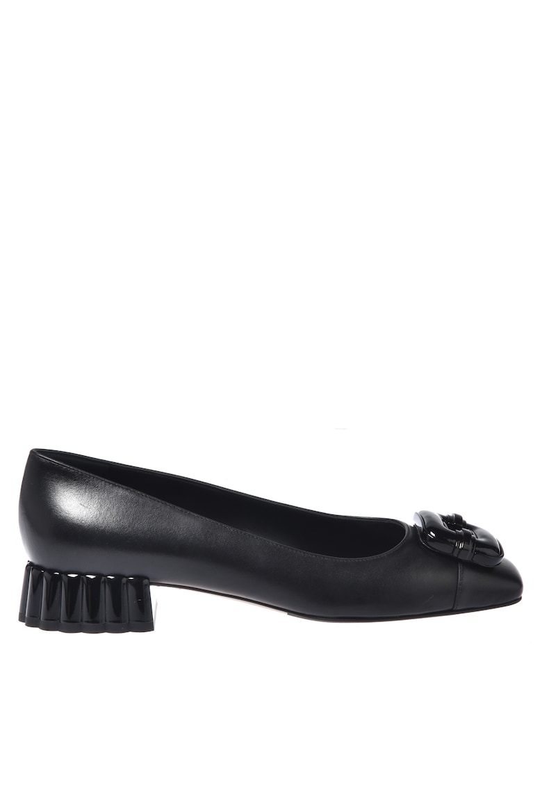 Pantofi din piele cu toc si detaliu metalic