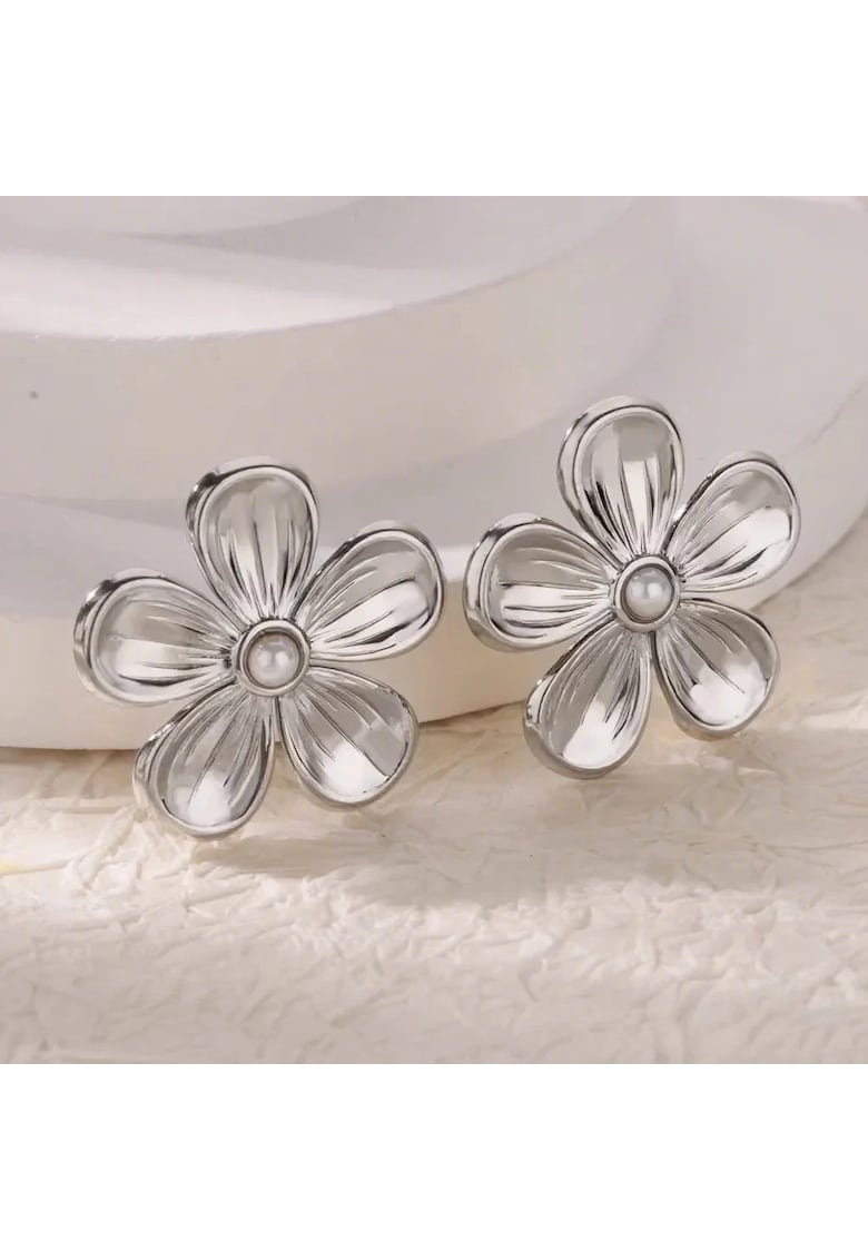 Cercei formă de floare - cu perlute - argintii - suflati cu aur 18k - 3x3cm